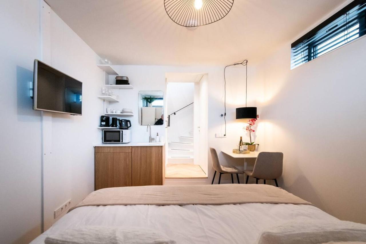 Beautiful Amstel Houseboat Apartment Amsterdam Exterior photo